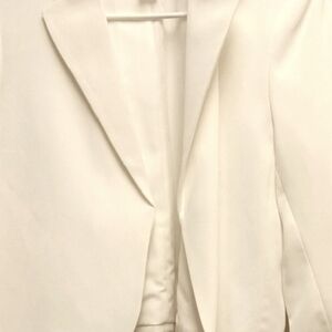 NWOT H&M White Tailored Blazer with Notched Lapels